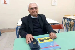 89 yaşlı kişi yenidən məktəbə getdi 