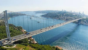 İstanbul boğazında iki yük gəmisi toqquşdu