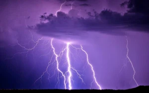 Türkiyədə hava limanına ildırım düşdü - Xəsarət alan var