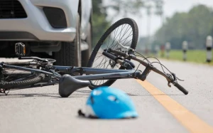 Bakıda avtomobilin vurduğu velosipedçi öldü