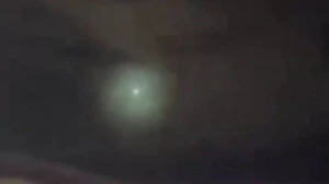 Səmada uçan yaşıl işıq göründü - VİDEO