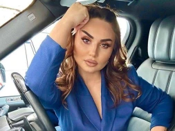 Şəbnəm Tovuzlu lüks \"Range Rover\"i ilə Bakıda McDonald\'s-a gəldi - FOTO/VİDEO