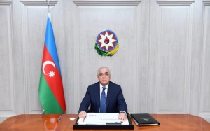 Baş nazir Əli Əsədov səs verdi