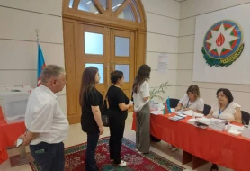 Seçkilərdə sürpriz isim: Bu tanınmış şəxsin qızı öndədir - FOTO