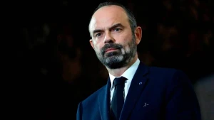 Fransada keçmiş Baş nazir prezidentliyə namizəd olacaq