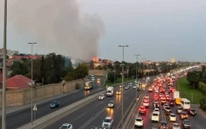 Aeroport yolunda yanğın: Tıxac yarandı - Foto