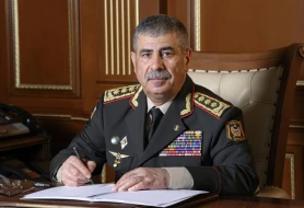 Zakir Həsənov hərbçiləri təbrik etdi