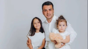 Aparıcı 2 yaşlı qızının ölümündən danışdı: \"Uşağımı xəstəxanaya aşpaz çatdırıb\"