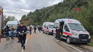 Dəhşətli qəzada bir ailə məhv oldu - 5 nəfər öldü, 8 nəfər yaralandı