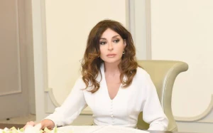 Mehriban Əliyevanın Almaniyanın birinci xanımı ilə görüşdü