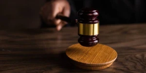 Özünü şöbə müdiri kimi göstərib dələduzluq etdi
