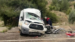 Yük maşını ilə mikroavtobus toqquşdu - 1 nəfər öldü