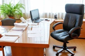 Rusca danışan məktəb direktoru işdən qovuldu