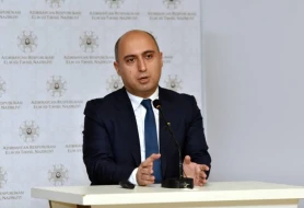 \"Azərbaycan dili fənninin dərs saatı artırıla bilər\" 