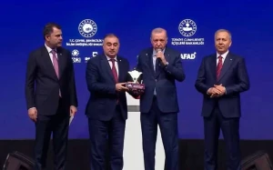Türkiyə Prezidenti Azərbaycan səfirinə mükafat verdi