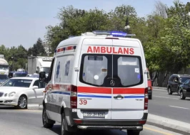 Bakıda icra məmuru maşınla qadını vurdu