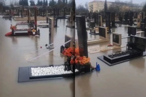 Lənkəranda qəbristanlığı su basdı - VİDEO