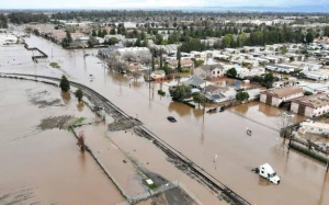 Yanğından əziyyət çəkən Los-Anceles daşqınlara məruz qaldı 