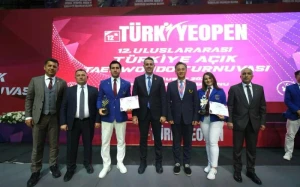 Azərbaycanlı referi Türkiyədə ən yaxşı hakim seçildi