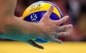 Kişi voleybolçular arasında XI turun oyunları keçirildi