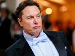 \"Ukraynalılar Zelenskini sevmir\" - Mask