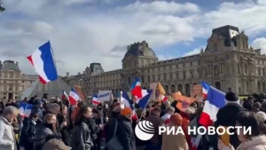 Fransa yenə qarışdı: Paytaxt əhalisi ayağa qalxdı - VİDEO