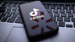\"TikTok\"da evlənəcəyinə söz verdi - Evindən qızılları oğurlayıb, qumara qoydu