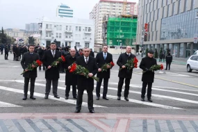 Dövlət Xidmətinin rəhbərliyi “Ana harayı” abidəsini ziyarət etdi - FOTOLAR