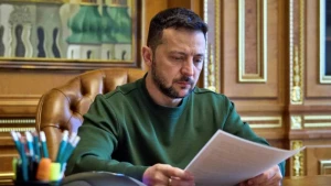 \"Mask mümkün qədər Kiyevin tərəfində olsun\" - Zelenski