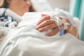 15 gün əvvəl ana olan qadın öldü - \"Meyitin yarılmasını istədilər\"