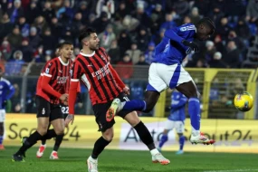 A Seriyası: \"Milan\" 5 dəqiqəyə geridönüş etdi 