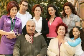 \"Yaprak Dökümü\" serialının məşhur aktrisası vəfat etdi - FOTO