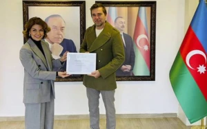 İlham Əliyev türkiyəli aktyoru təltif etdi - FOTO
