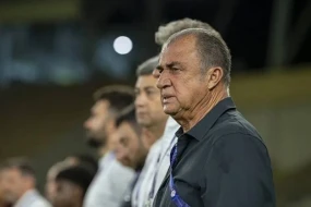 Futbolçunun Fatih Terimə qarşı etdiyi hərəkət jestdir, yoxsa hörmətsizlik? - VİDEO