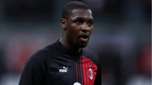 \"Milan\" futbolçusu ilə yollarını ayırdı