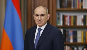 Paşinyan Davosa gedir 