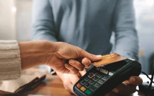 Bakıda kişi bank kartı oğurlayıb alış-veriş etdi