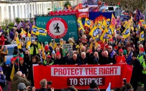 Berlində ictimai nəqliyyat fəaliyyətini dayandırdı 