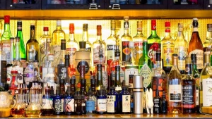 Bakıda marketdə saxta alkoqollu içkilər aşkarlandı - FOTO