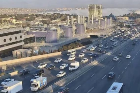 Bakının bir sıra yollarında tıxac var