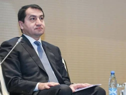Hikmət Hacıyev Ermənistanı konstitusiyasını dəyişməyə çağırdı