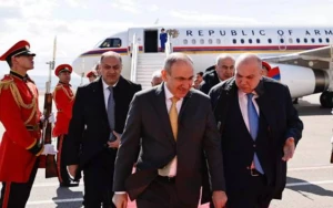Paşinyan Gürcüstanda səfərdədir 