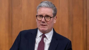 \"ABŞ ilə Aİ arasında seçim etmək yanlışdır\"- Starmer