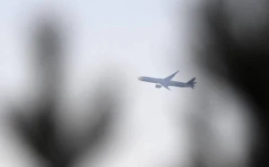 Rusiyadan bu ölkəyə uçan təyyarə məcburi eniş etdi 