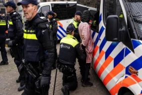 Amsterdamda bıçaqlanma - Yaralananlar var