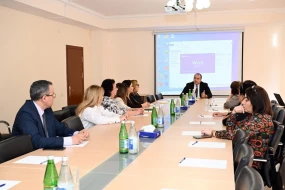Təhsilverənlər üçün müzakirə keçirildi - FOTO