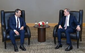 Bayramov Şimali Kiprli həmkarı ilə regionu müzakirə etdi