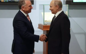 Putin Trampın nümayəndəsi ilə görüşdü