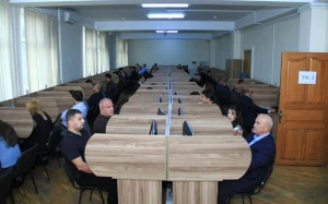 Vəkilliyə qəbul olmaq istəyən şəxslərin NƏZƏRİNƏ