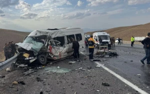 Dəhşətli yol qəzası - 6 nəfər öldü